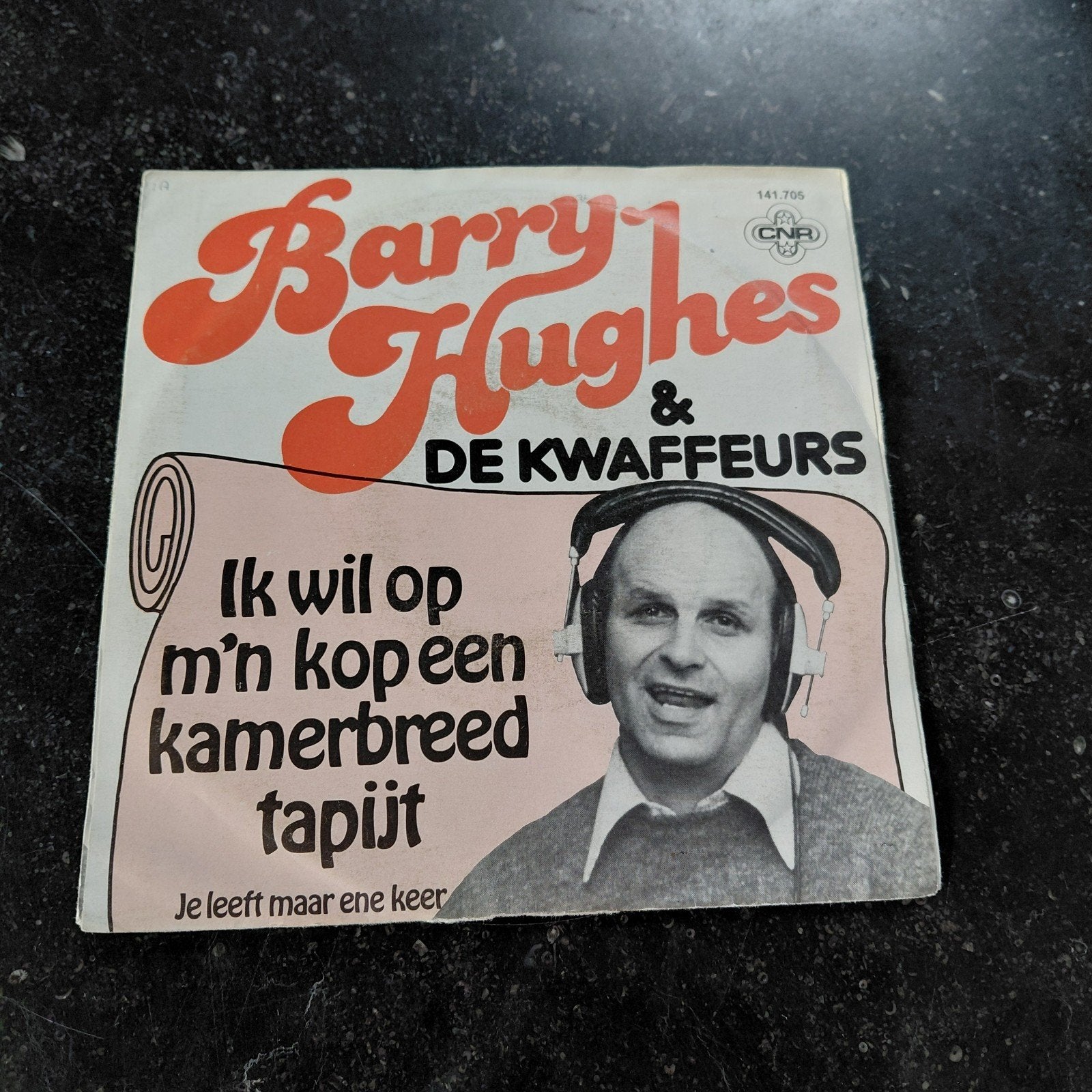 Barry Hughes & De Kwaffeurs- Ik wil op m'n kop een kamerbree, Gebruikt, 7 inch, Ophalen of Verzenden, EP