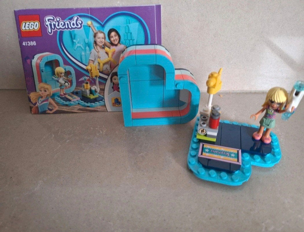 LEGO Friends Stephanie's Hartvormige Doos 41386, Ophalen of Verzenden, Zo goed als nieuw, Overige merken
