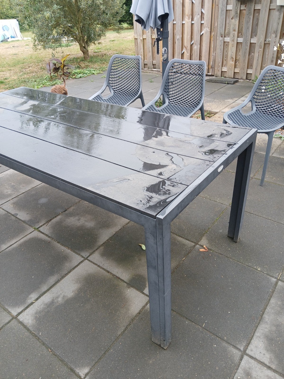 Moderne tuintafel met metalen frame en kunstof blad, Ophalen, Gebruikt, Rechthoekig, Metaal