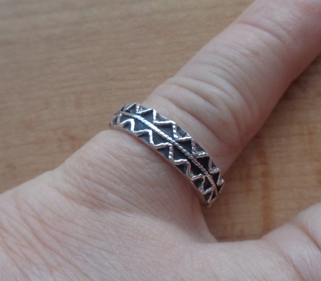 zilveren ring bovenkant bewerkte [950], Verzenden, Dame, Zilver, Zilver