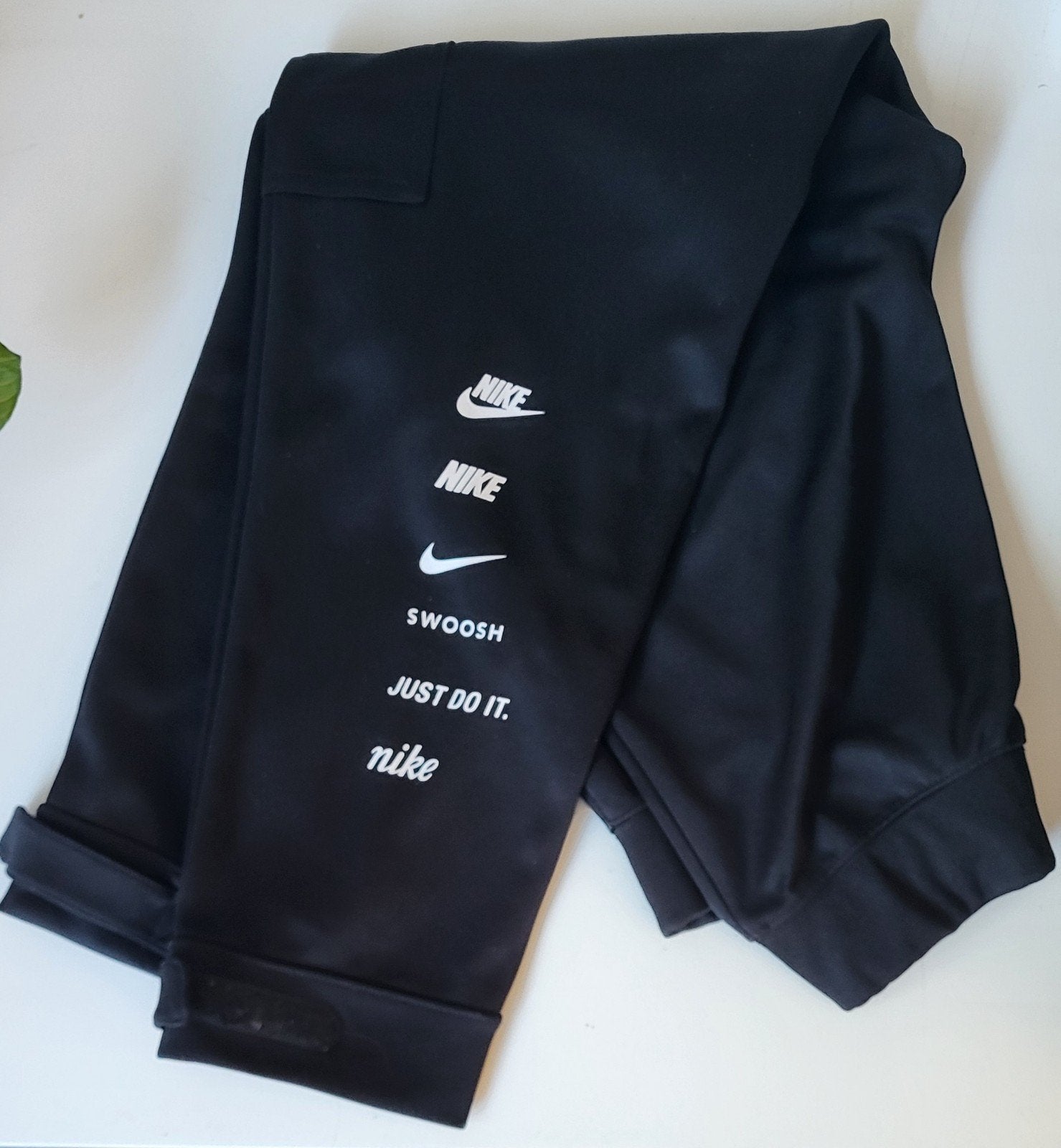 Mooie sportieve zwarte broek van Nike, maat XS, Zwart, Overige typen, Nike, Ophalen of Verzenden