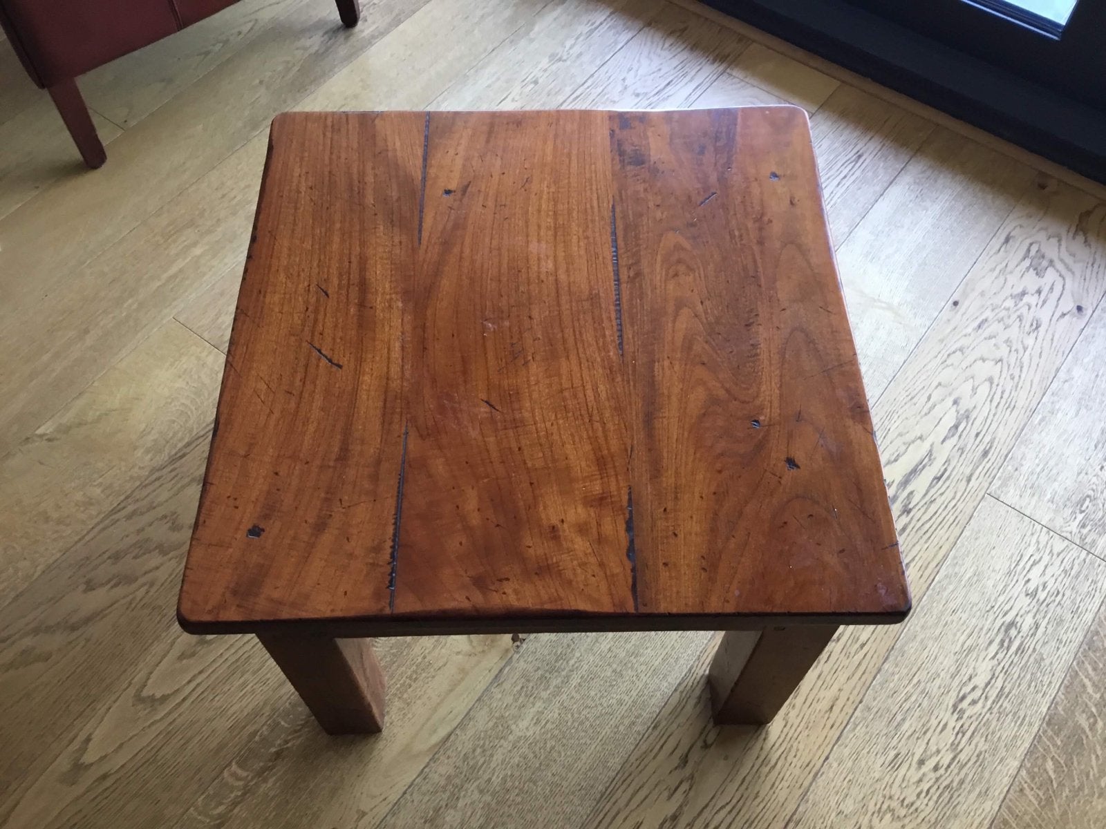 houten bijzettafel met lade, Huis en Inrichting, Tafels | Bijzettafels, Minder dan 45 cm, Minder dan 55 cm, Gebruikt, Vierkant