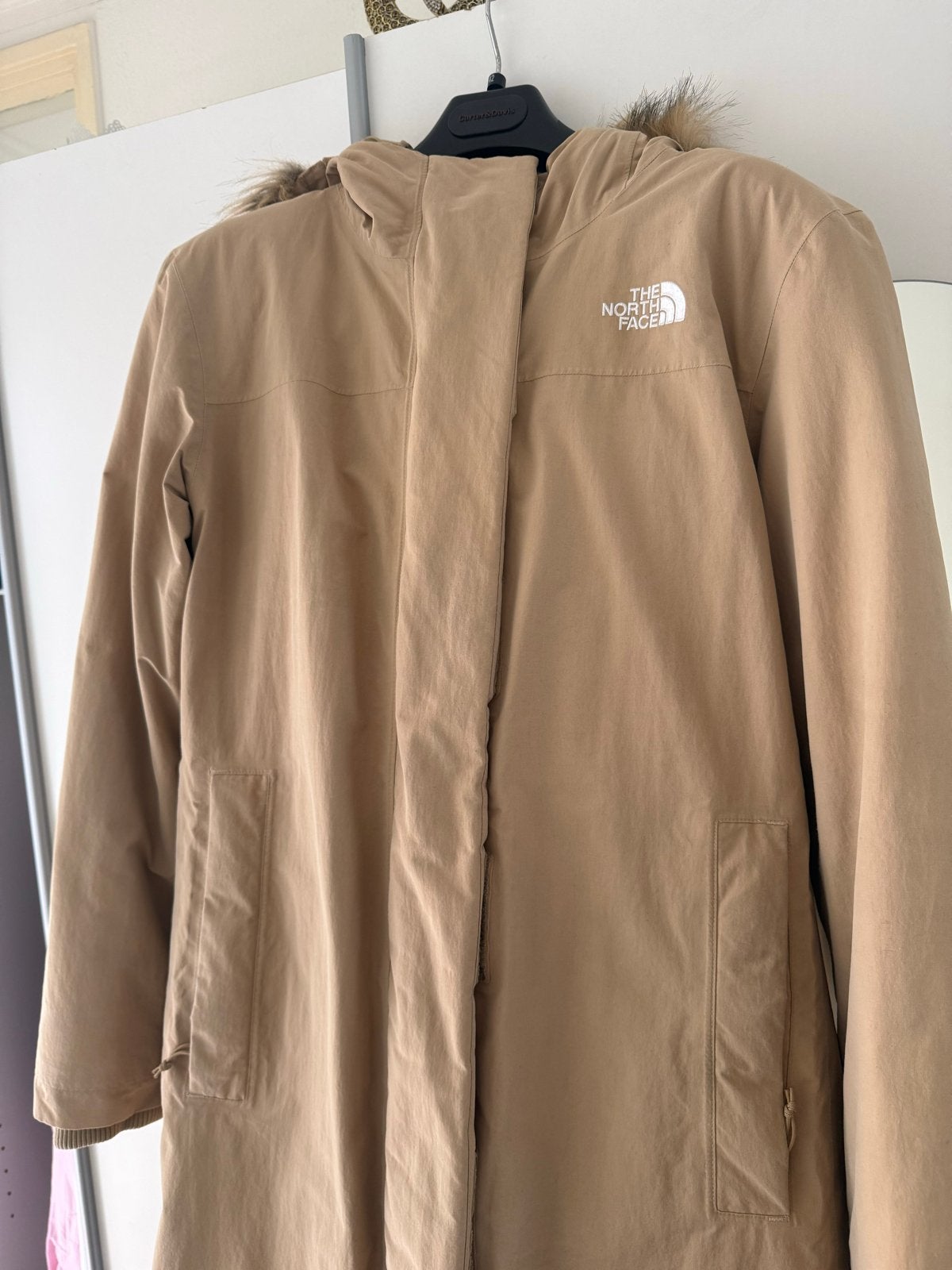 The North Face 550 Parka met Bontkraag - Beige, Ophalen of Verzenden, Gedragen, Maat 38/40 (M), Beige