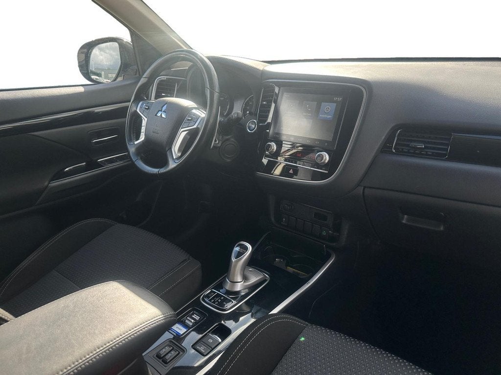 Mitsubishi Outlander 2.4 PHEV Pure+ | TREKHAAK | CAMERA | GA, Auto's, Mitsubishi, Automaat, 12 maanden, 4 cilinders, Plug-in hybride