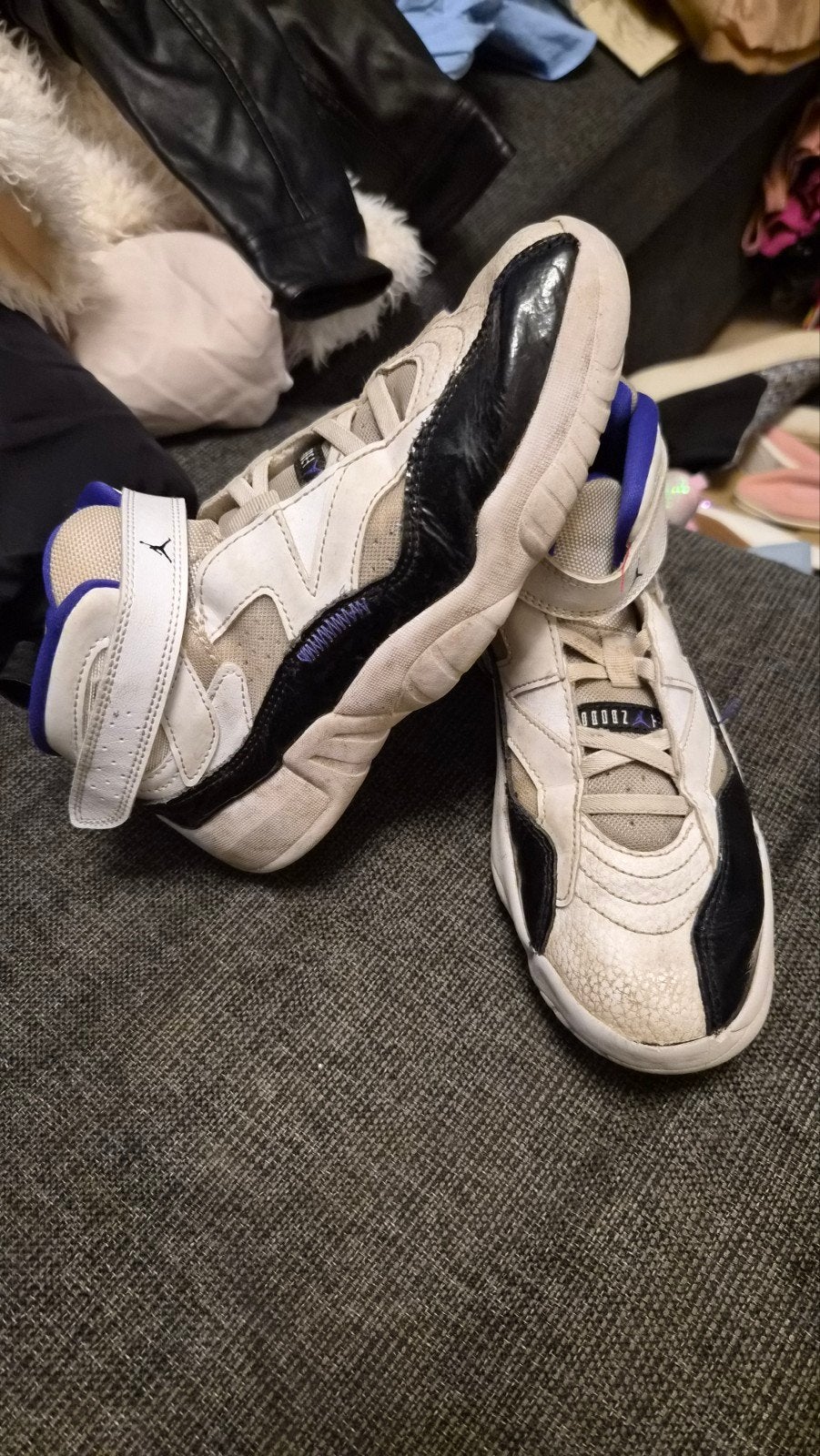 Jordan schoenen maat 35 - Gebruikt, Gebruikt, Ophalen of Verzenden, Jordan, Jongen of Meisje