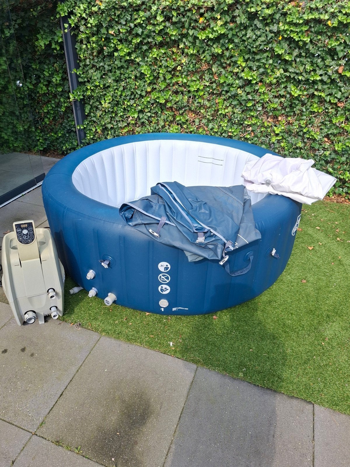 jacuzzie Lazy-z spa Milan plus opblaasbare spa, Ophalen