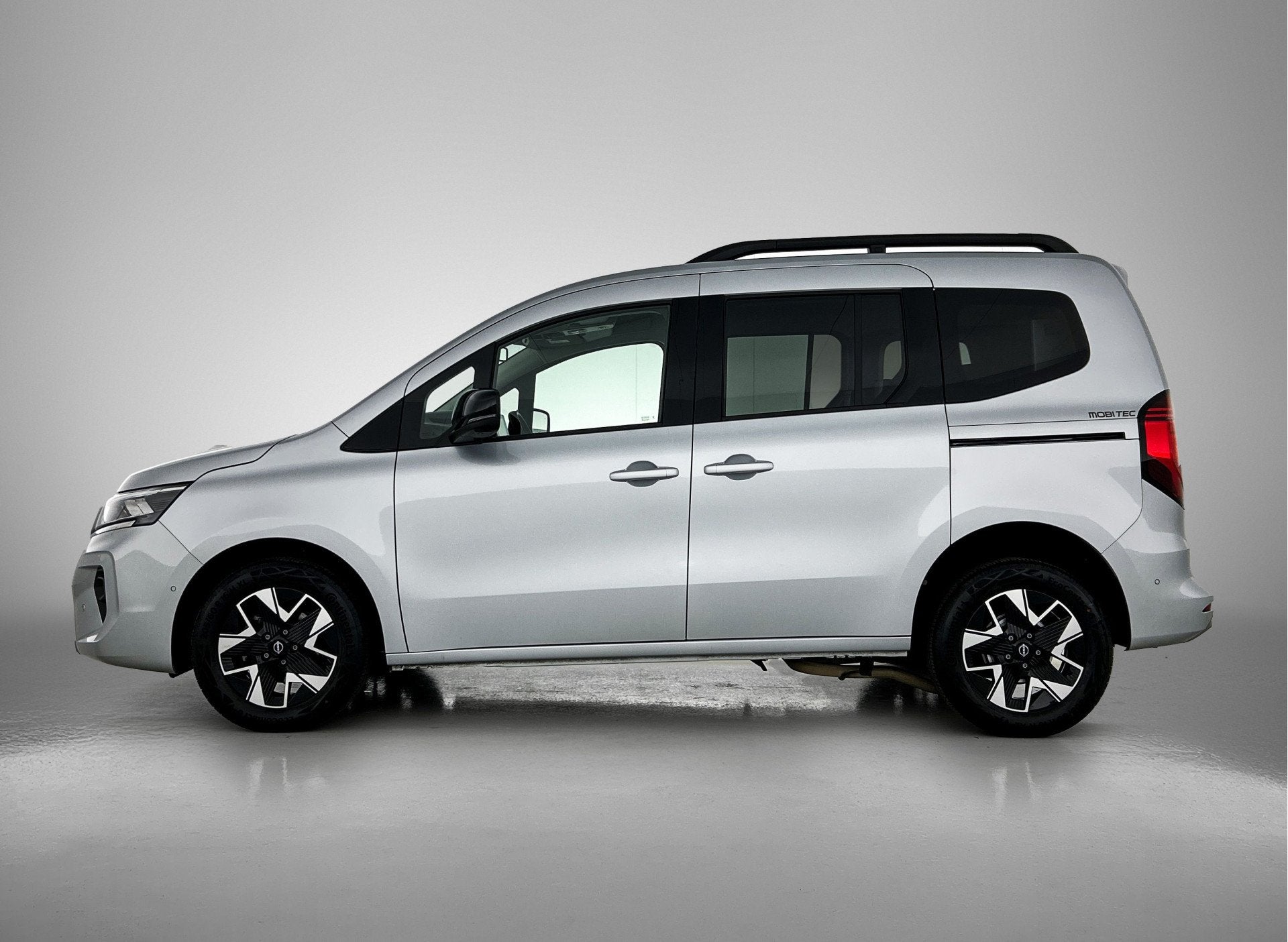 Nissan Townstar Tekna 1.3 Direct leverbaar! Rolstoelauto, Auto's, 12 maanden, 15 km/l, Gebruikt, 4 stoelen