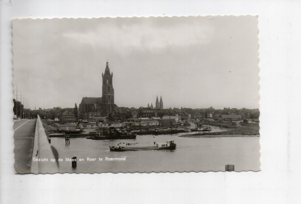 Roermond, 1967. Gezicht op de Maas en Roer., Ophalen of Verzenden, 1960 tot 1980, Gelopen, Limburg
