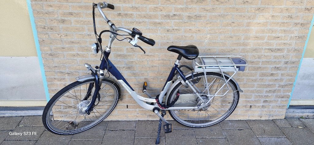 Elektrische Dames fiets, Fietsen en Brommers, Ophalen, Gebruikt, 30 tot 50 km per accu, Batavus