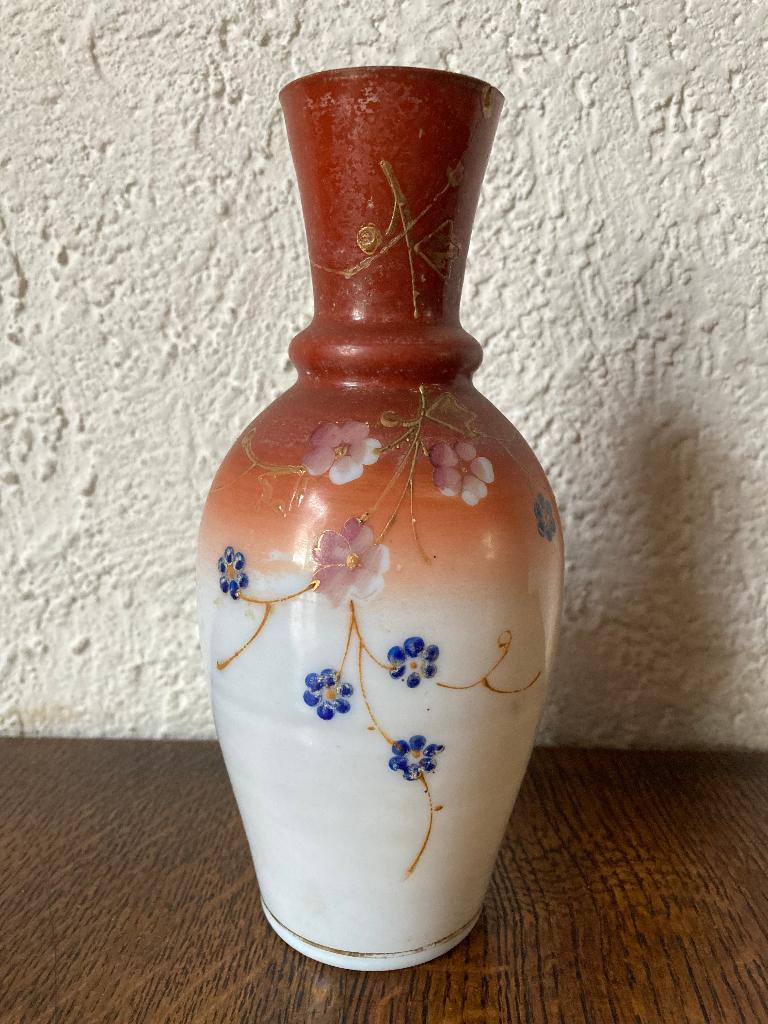 Antieke vaas melkglas opaline - met reparatie - 19 cm hoog, Ophalen of Verzenden