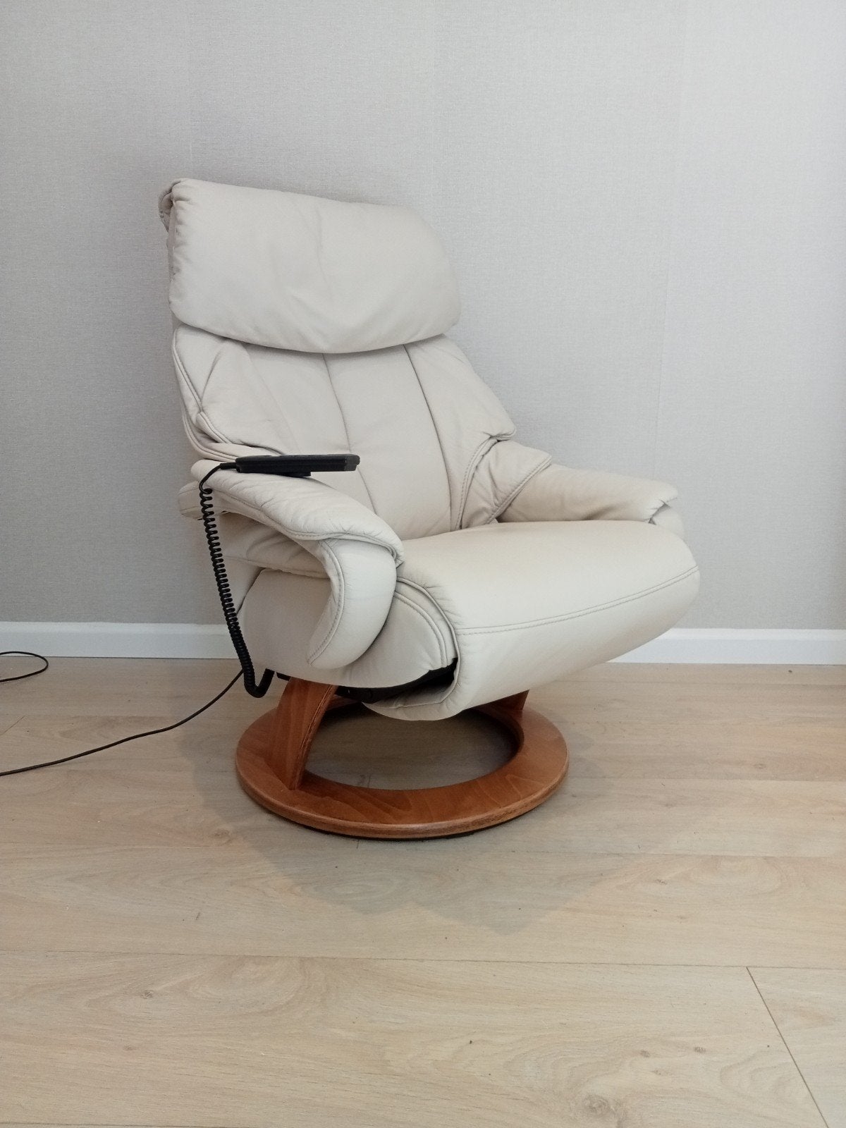Nette Cosyform elektrische relax fauteuil gebruikt, Huis en Inrichting, Ophalen of Verzenden, Gebruikt, Hout, Himolla Cosyform Elektrische Relax Fauteuil