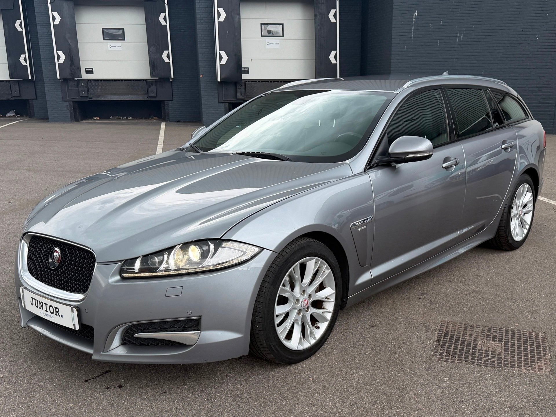 Jaguar XF Sportbrake 2.2D R-DESIGN/MEMORY/STUUR-STOELVERWARM, Auto's, Automaat, Euro 5, Achterwielaandrijving, Gebruikt