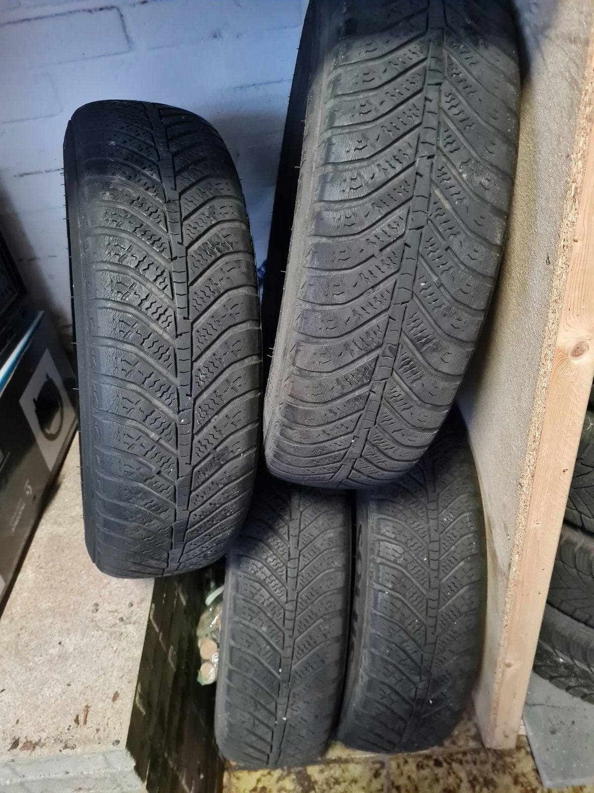Banden met velgen r13, Auto diversen, Ophalen, Zo goed als nieuw
