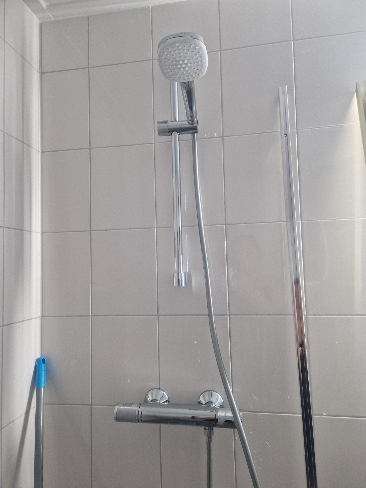 Nieuwe Grohe douchestang met thermostaatkraan, Ophalen of Verzenden, Nieuw, Chroom, Douche