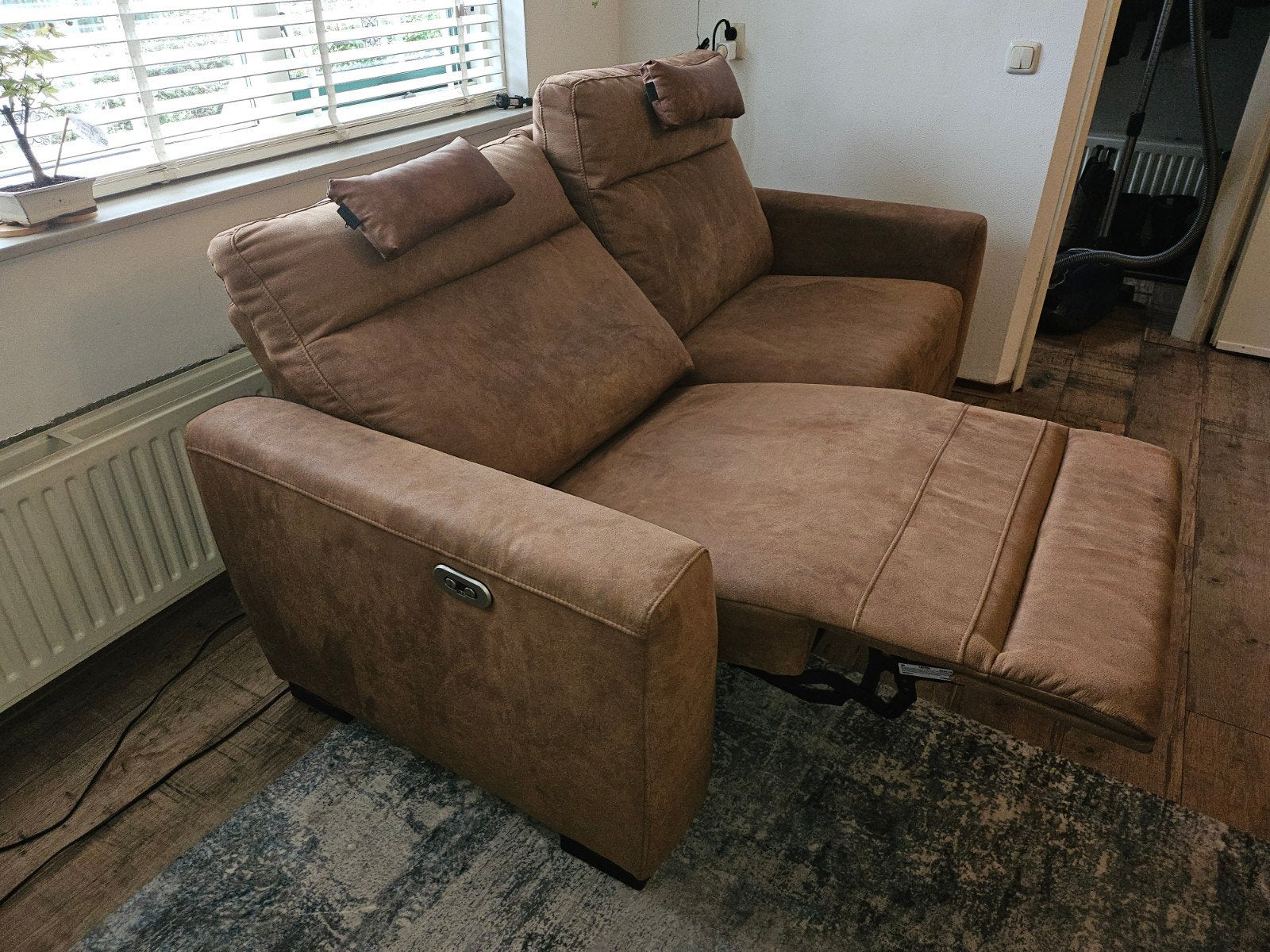 Bioscoopbank James van Leen Bakker met kussen, Huis en Inrichting, Ophalen, Minder dan 75 cm, 150 tot 200 cm, Tweepersoons