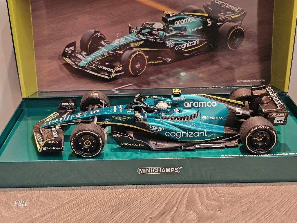 Aston Martin AMR22, S. Vettel # 5, Last Race Abu Dhabi 2022., Hobby en Vrije tijd, Modelauto's | 1:18, Ophalen of Verzenden, Nieuw