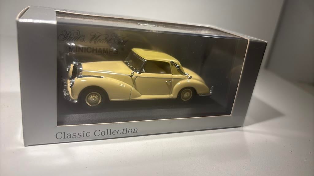 Mercedes benz 300s cabriolet minichamps 1.43