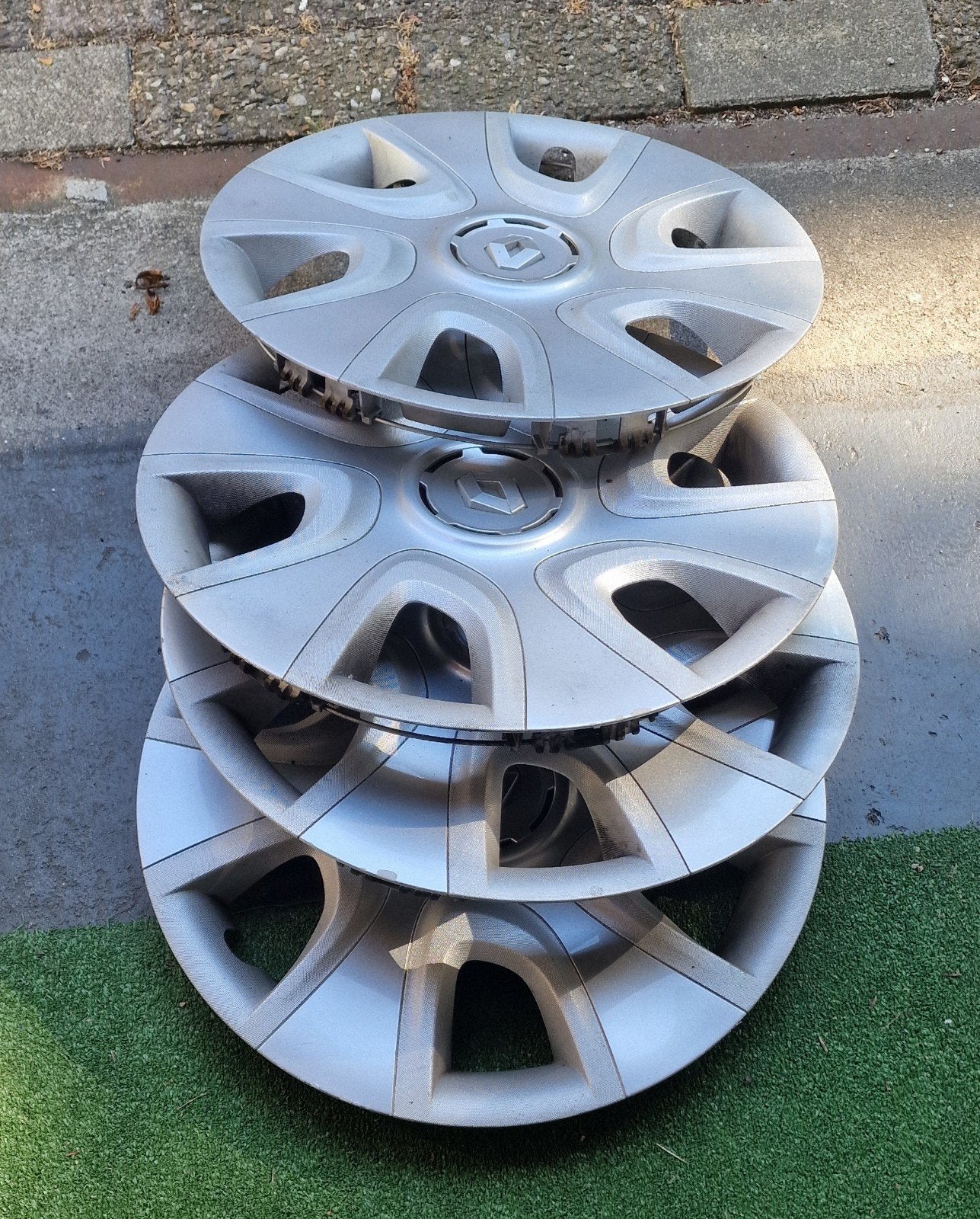 Set van 4 Renault wieldoppen, Ophalen of Verzenden, Gebruikt