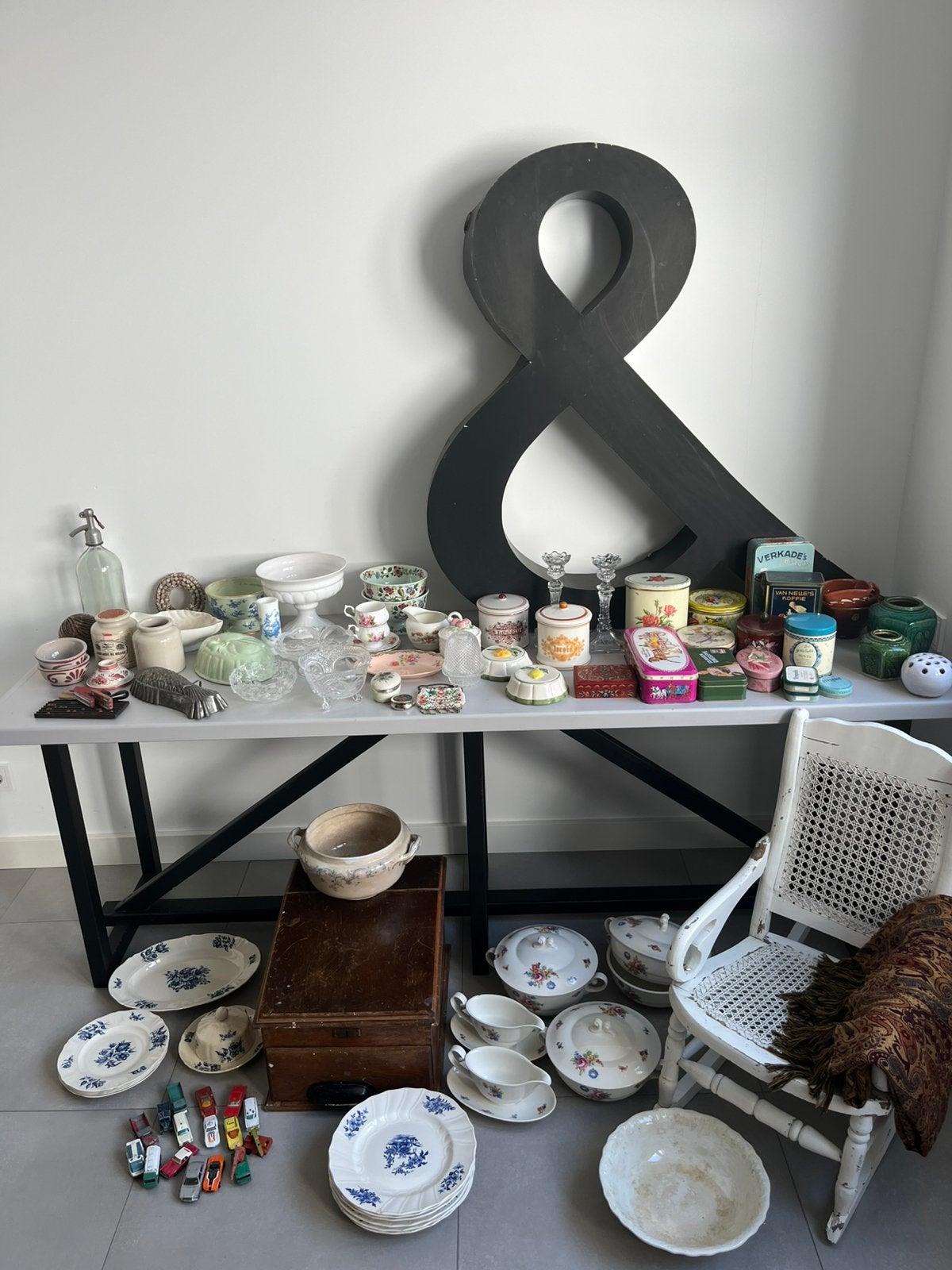 Partij brocante onder andere Regout servies, Antiek en Kunst, Ophalen