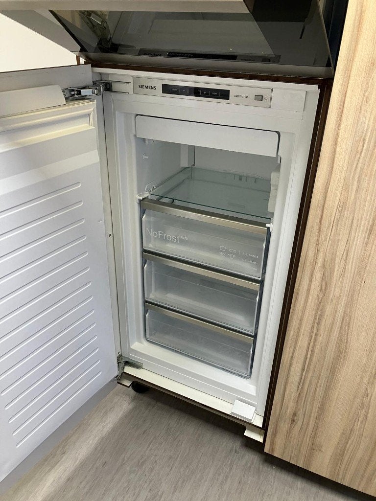 Siemens vriezer, Witgoed en Apparatuur, Vriezers en Diepvrieskisten, Gebruikt, 120 tot 140 cm, Minder dan 60 cm, Inbouw