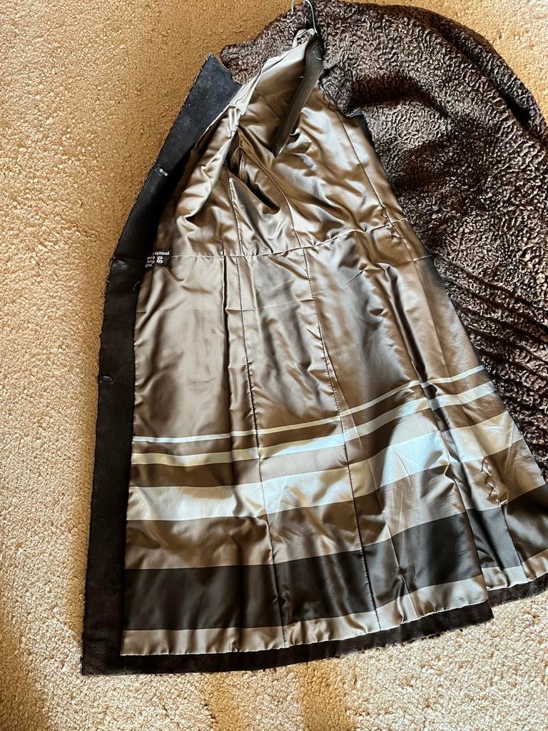 Bontjas bruin Astrakan maat 40/42, Kleding | Dames, Jassen | Winter, Ophalen, Zo goed als nieuw, Maat 38/40 (M), Bruin