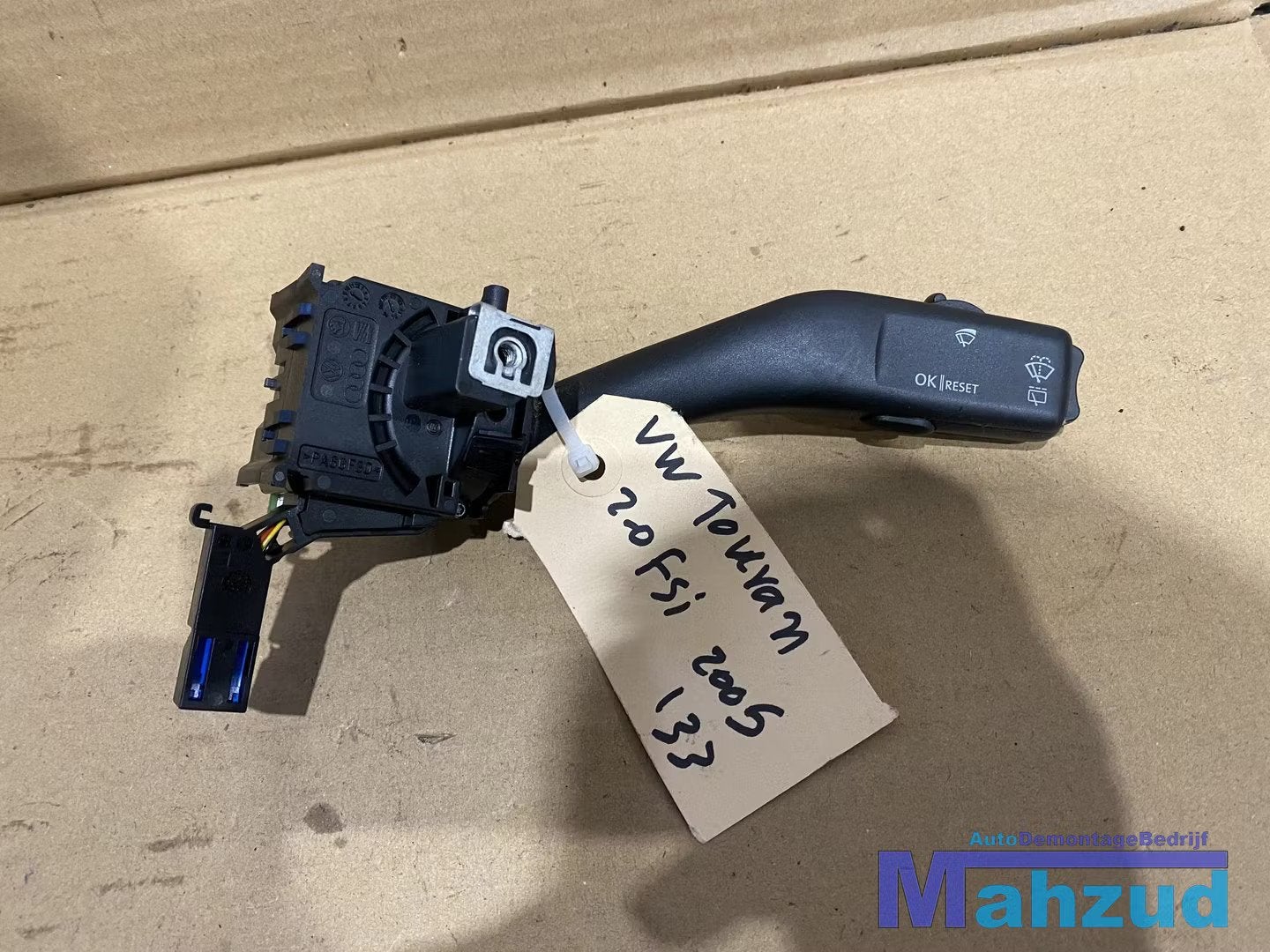 VW TOURAN GOLF 5 Ruitenwisser schakelaar, Auto-onderdelen, Gebruikt, Volkswagen, Volkswagen AG, Berliner Ring 2
38440  Wolfsburg, DE