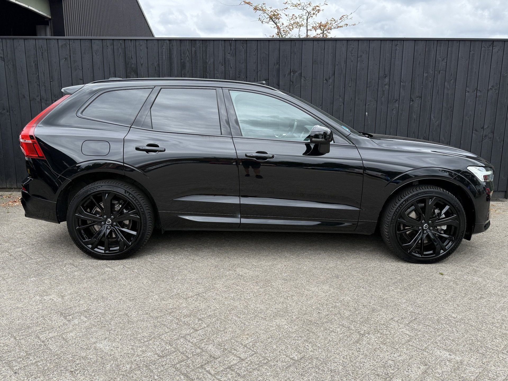 Volvo XC60 2.0 T6 Plug-in hybrid AWD Plus Black Edition, Auto's, Volvo, Automaat, 12 maanden, Gebruikt, 4 cilinders