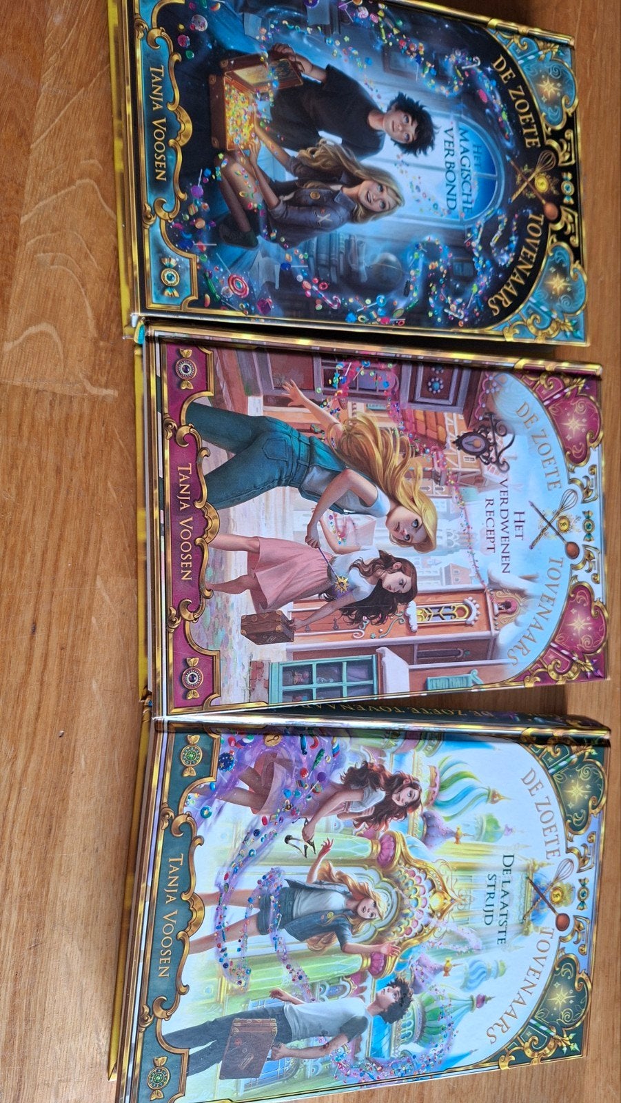 Tanja Voosen - De zoete Tovenaars - Het magische verbond, Boeken, Ophalen of Verzenden, Zo goed als nieuw, Tanja Voosen