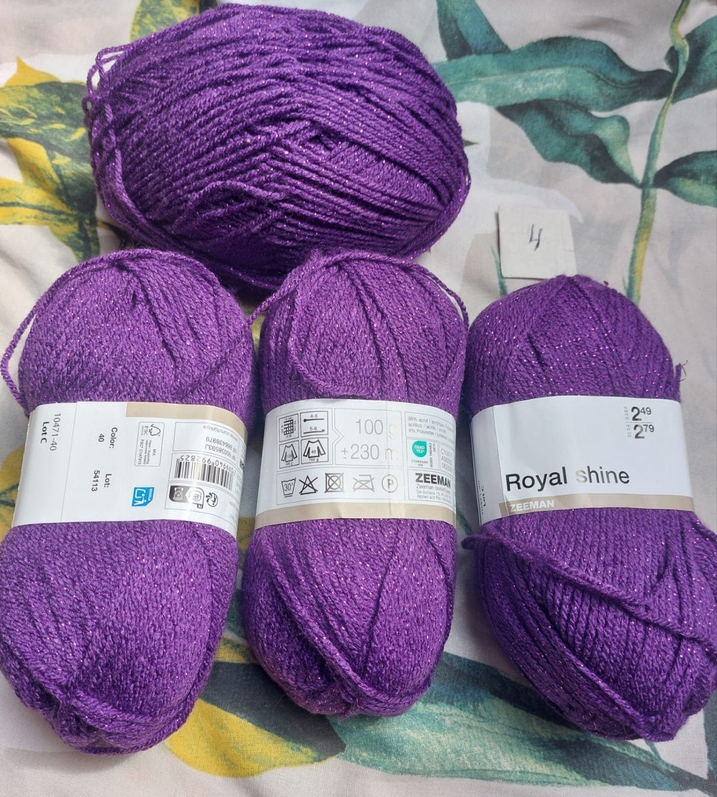4 bollen wol glanzend paars (Royal Shine), Hobby en Vrije tijd, Breien en Haken, Ophalen of Verzenden, Nieuw, Breien of Haken