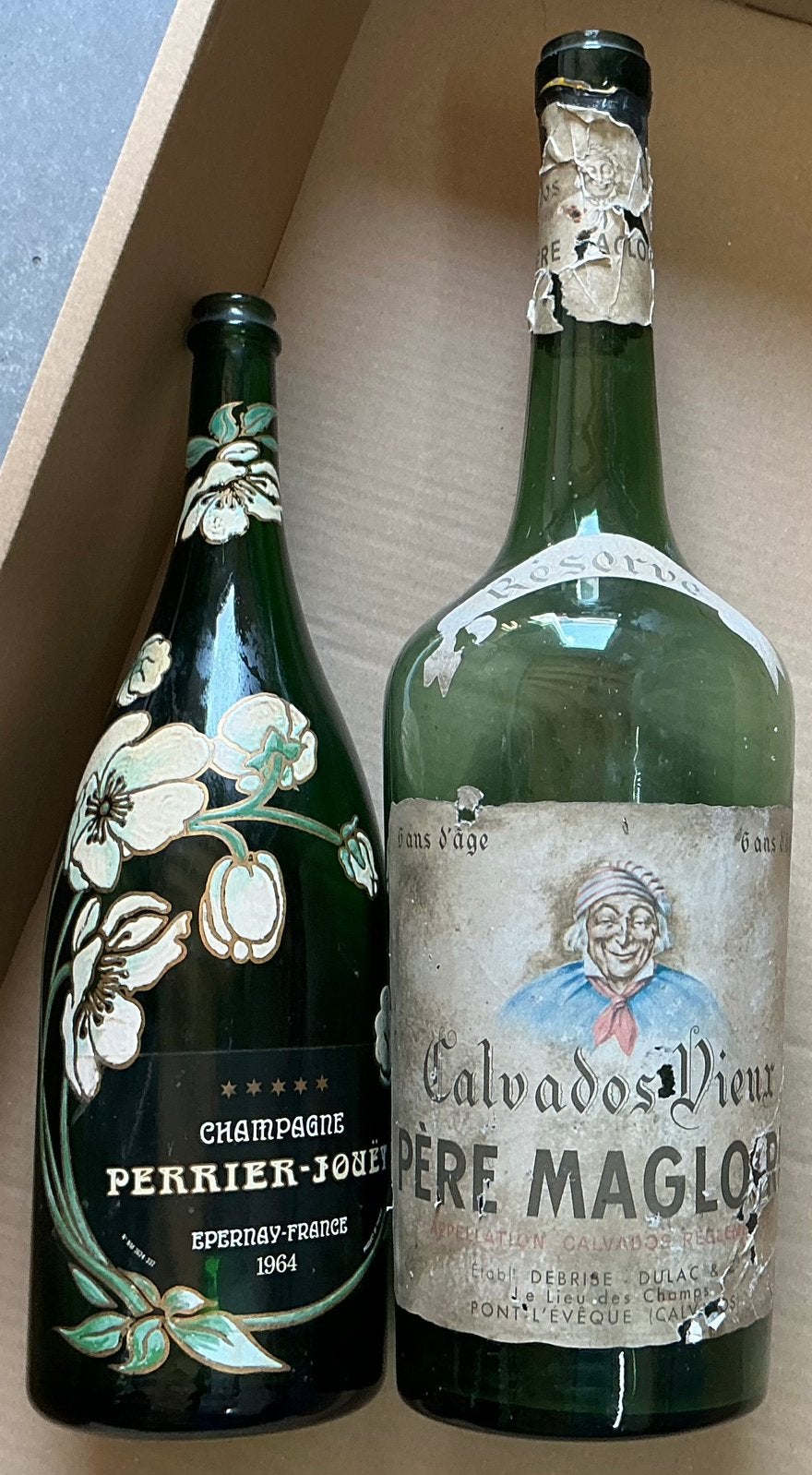 2 oude grote flessen champagne en calvados, Verzamelen, Ophalen of Verzenden, Gebruikt, Frankrijk, Champagne