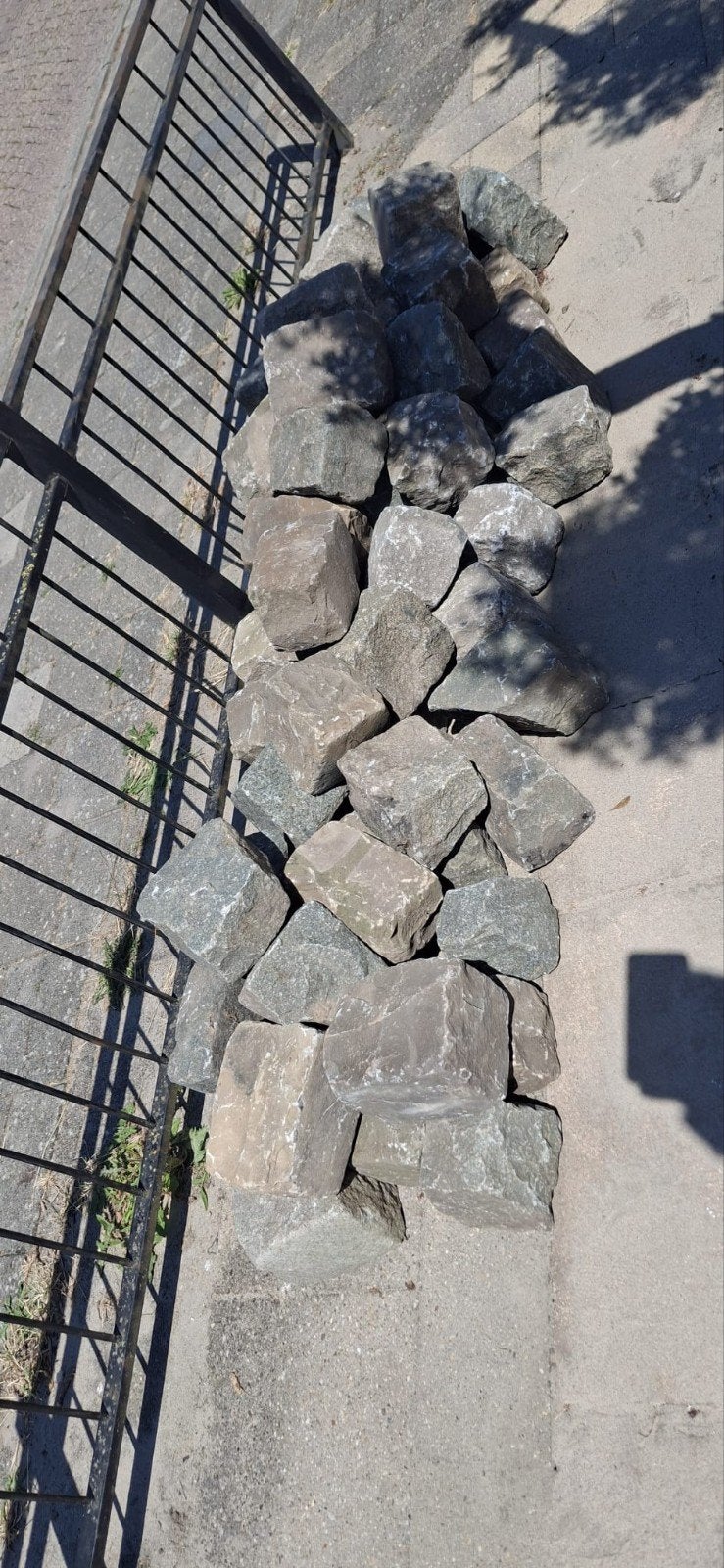 50 mooie grote eb zware keien, Tuin en Terras, Ophalen, Gebruikt, Overige typen, Minder dan 5 m²