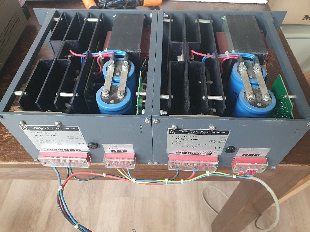 DELTA Elektronika M 15-16 HE voedingen (2x) - 12/15V DC, 16A, Ophalen, Gebruikt