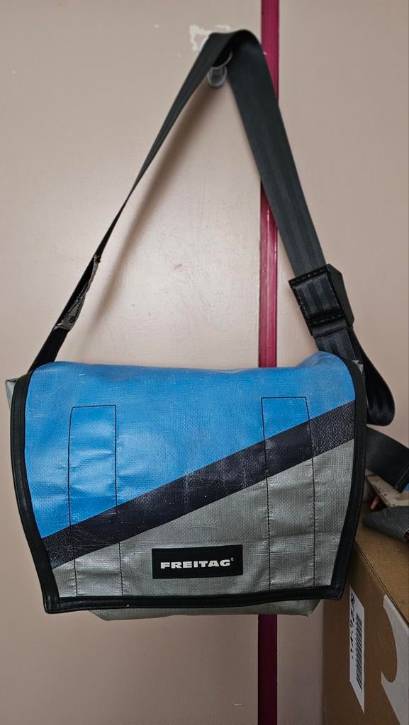 Nette gebruikte FREITAG F14 Dexter Messenger M€120, Sieraden, Tassen en Uiterlijk, Tassen | Schoudertassen, Ophalen, Blauw