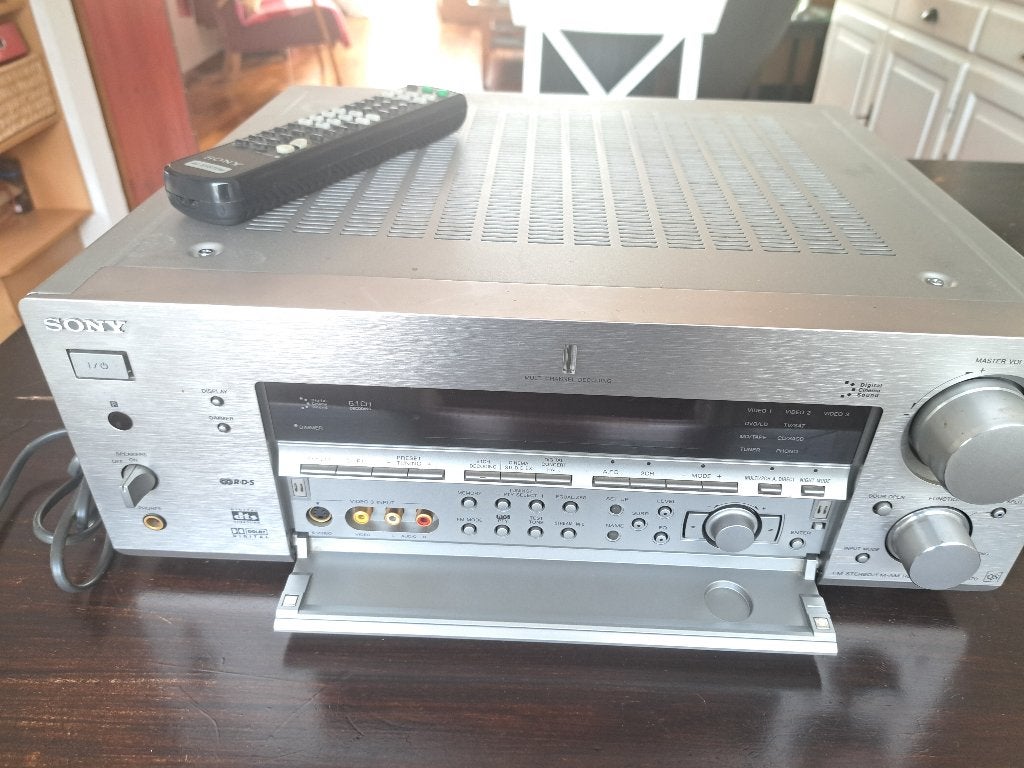 Foto 4 van Sony versterker receiver STR-DB870 met SS-X70ED luidsprekers