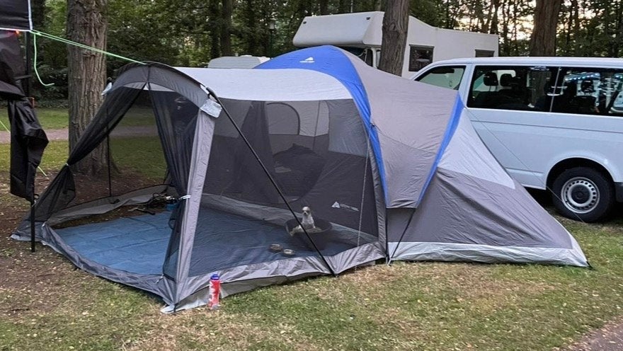 Ozark Trail 10-persoons tent met schermveranda, Caravans en Kamperen, Ophalen of Verzenden, Gebruikt, Meer dan 6