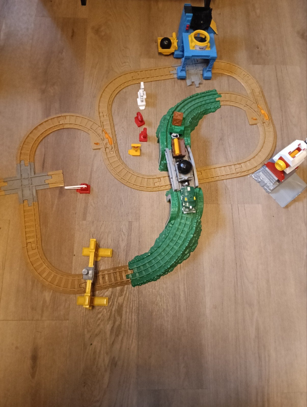 Fisher-Price GeoTrax Treinset met diverse stations, Ophalen of Verzenden, Zo goed als nieuw, Service@mattel.com, Fisher-Price