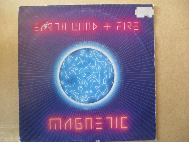 s1905 earth wind and fire - magnetic, Ophalen, Gebruikt, Overige genres, 7 inch