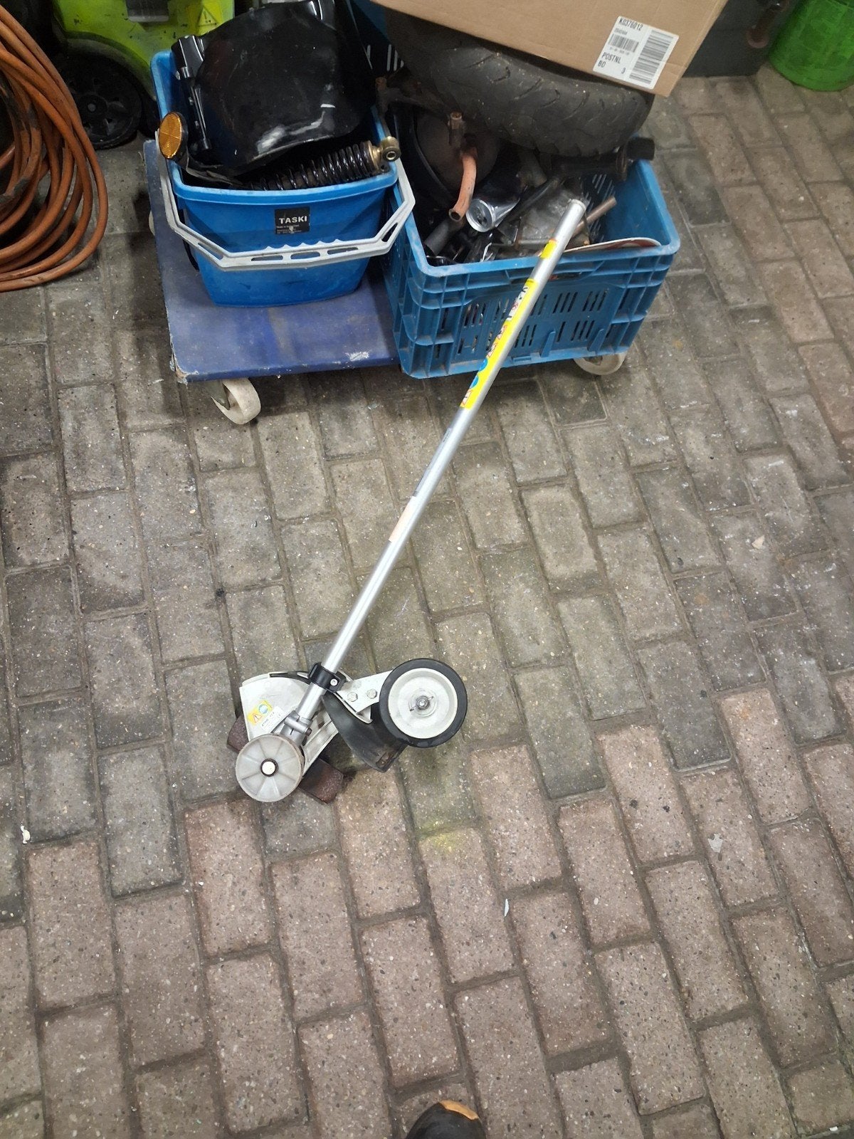 Stihl kantenfrees opzetstuk gazon, Ophalen of Verzenden, Zo goed als nieuw, Benzine