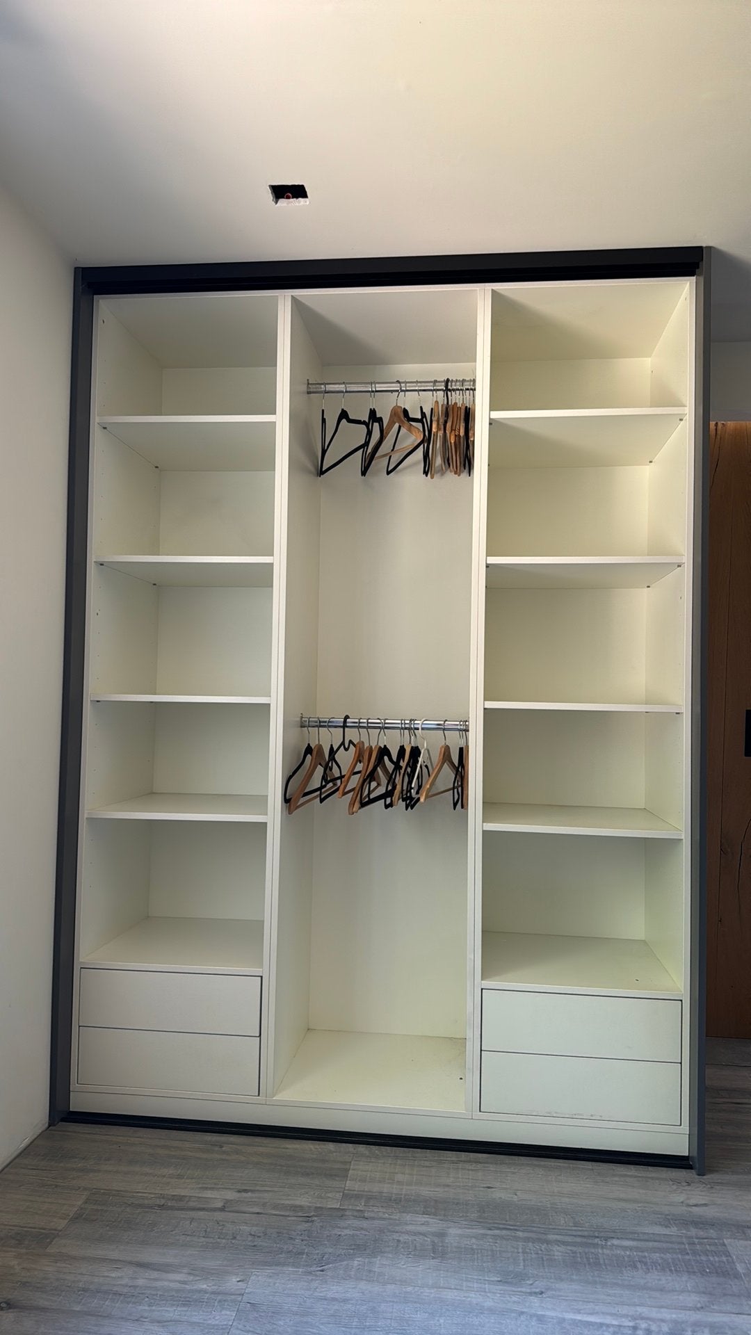 Inbouw kast met schuifdeuren, Ophalen, Zo goed als nieuw, 25 tot 50 cm, 200 cm of meer
