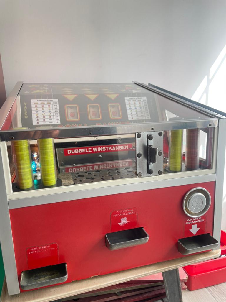 Royal Banker 1, Verzamelen, Automaten | Gokkasten en Fruitautomaten, Overige munten, Ophalen, Gebruikt