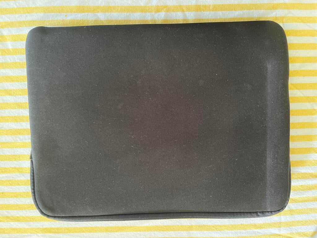 Case Logic Laptophoes voor 12 inch laptops, Ophalen of Verzenden, Gebruikt
