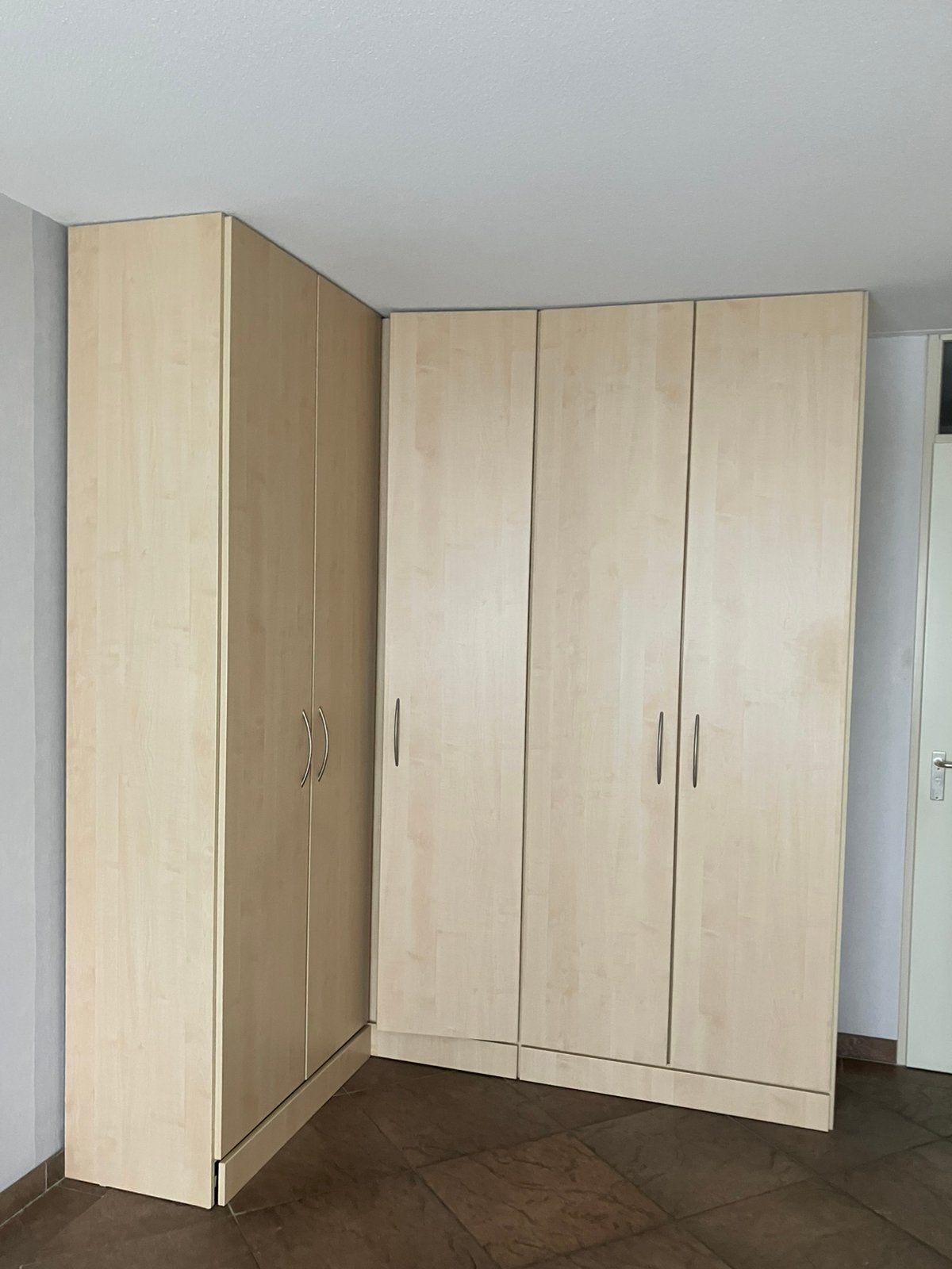 Grote orginele Lundia kledingkast in hoekopstelling, Huis en Inrichting, Kasten | Kledingkasten, Ophalen, Met deur(en), 200 cm of meer
