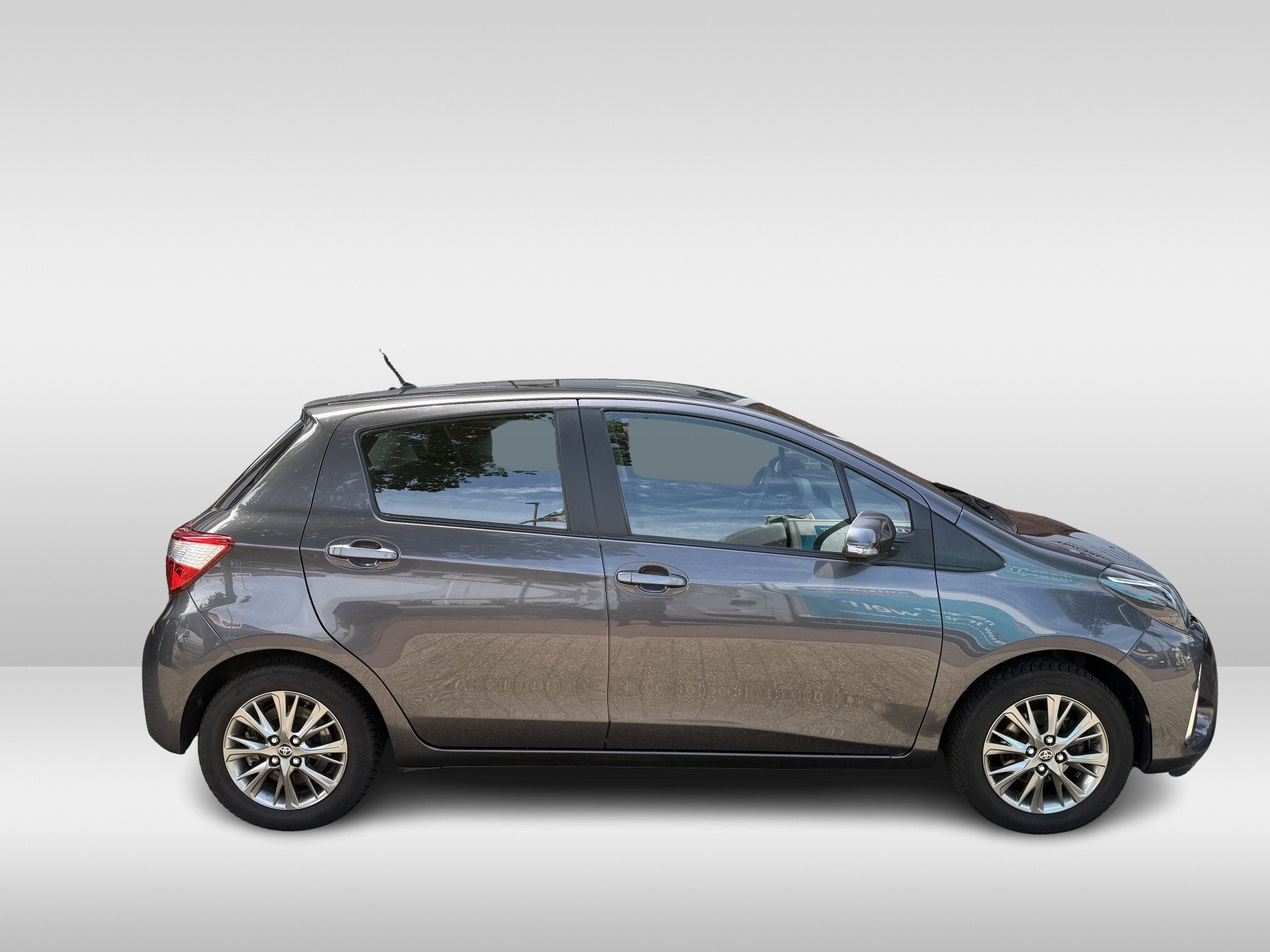 Toyota Yaris 1.0 VVT-i Active | airco | zuinig | 15 inch vel, Voorwielaandrijving, Stof, 730 kg, Bedrijf