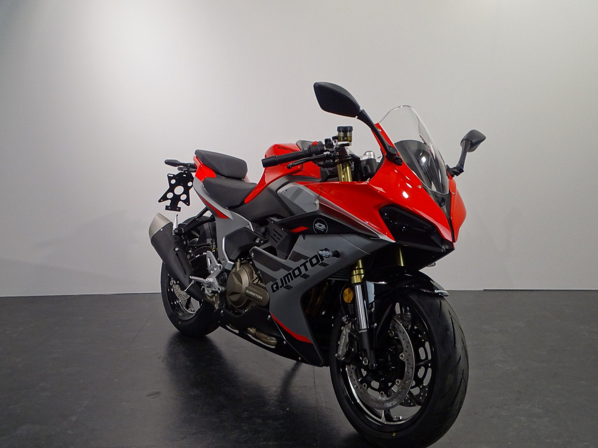 QJMOTOR SRK 600 RS, Bedrijf, Super Sport, Meer dan 35 kW, QJMOTOR