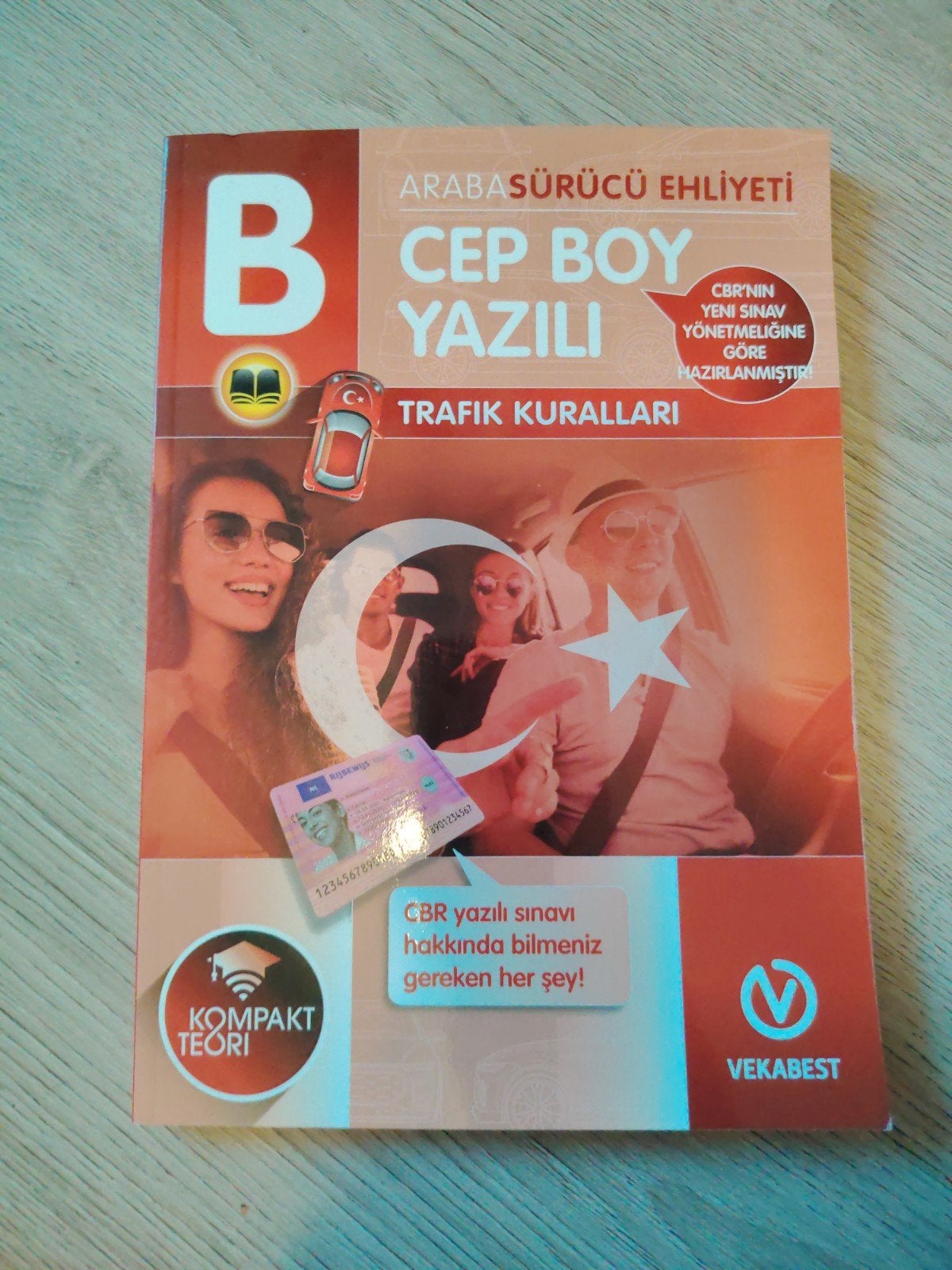 Vekabest Rijbewijs B Theorieboek (Turks), Boeken, Ophalen of Verzenden, Zo goed als nieuw, Overige niveaus, Vekabest