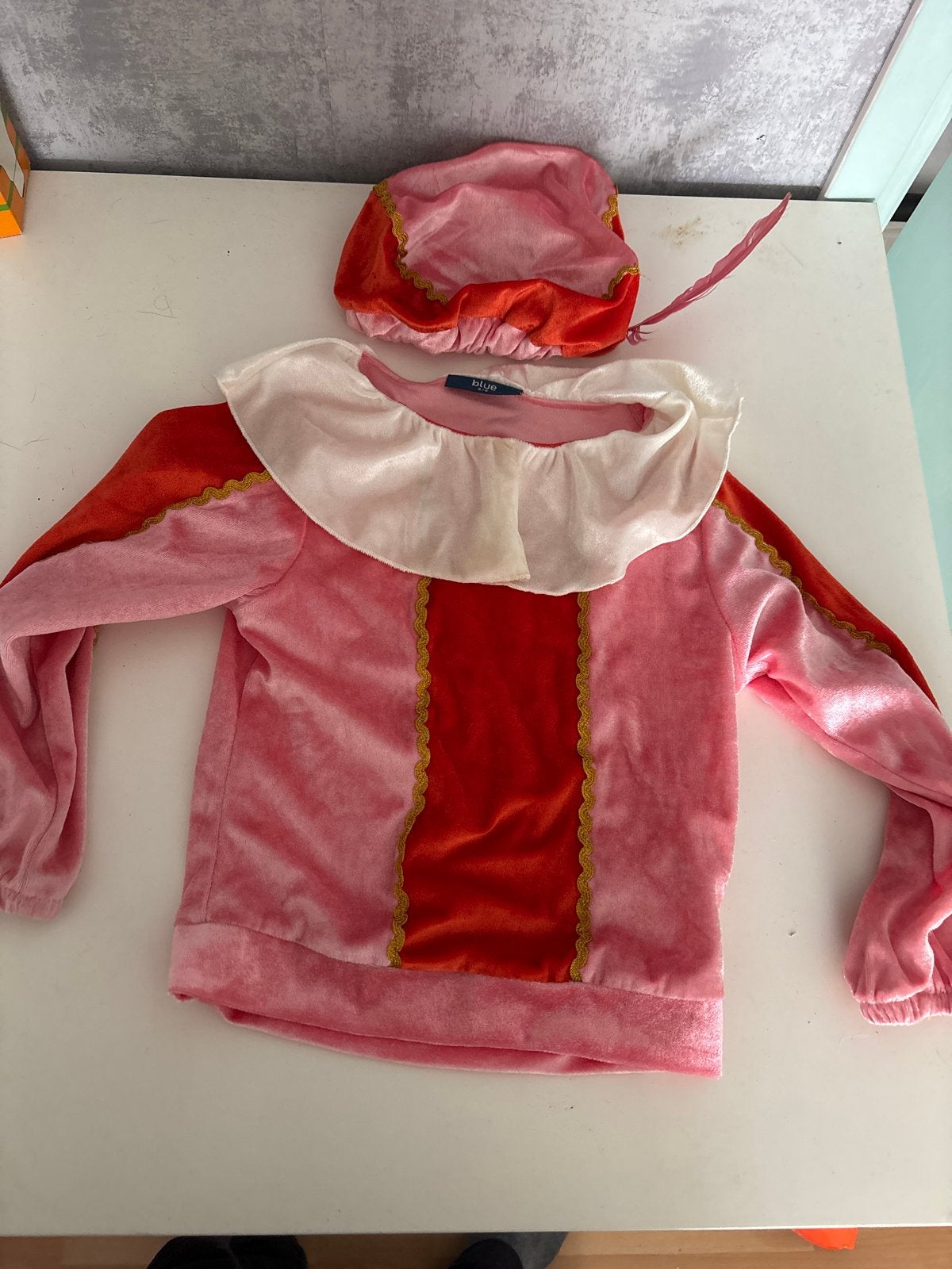 Roze Pietenpak met baret - Maat 110/116, Ophalen of Verzenden, Gebruikt, 110 t/m 116, Jongen of Meisje