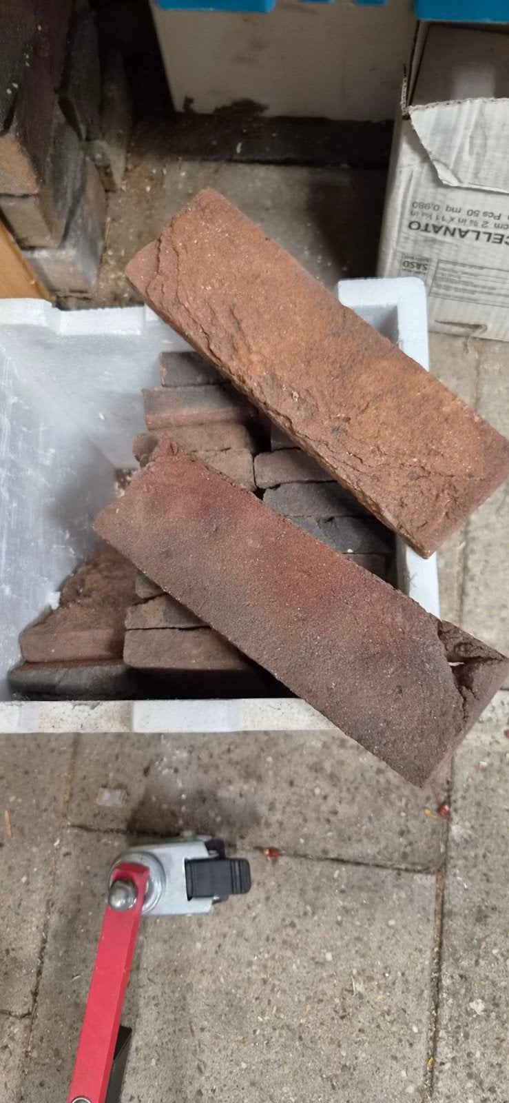 steenstrips en hoekstukken, Ophalen, Nieuw, Bakstenen