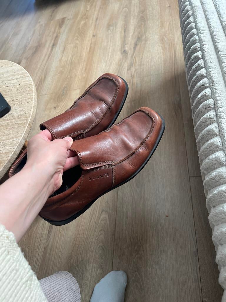 Gratis leren herenschoenen maat 43 - Zo goed als nieuw, Kleding | Heren, Schoenen, Ophalen, Zo goed als nieuw, Bruin, Loafers