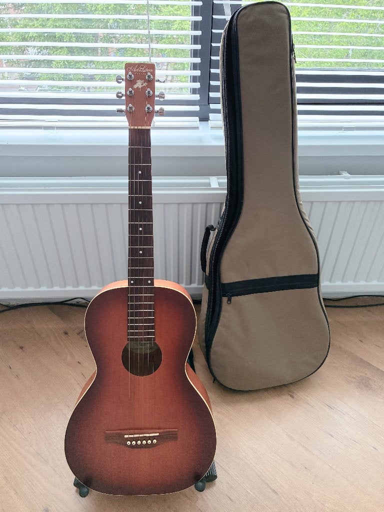 Art Lutherie AMI Steel Cedar Antique Burst incl. Bag, Ophalen, Gebruikt, Western- of Steelstringgitaar, Met koffer