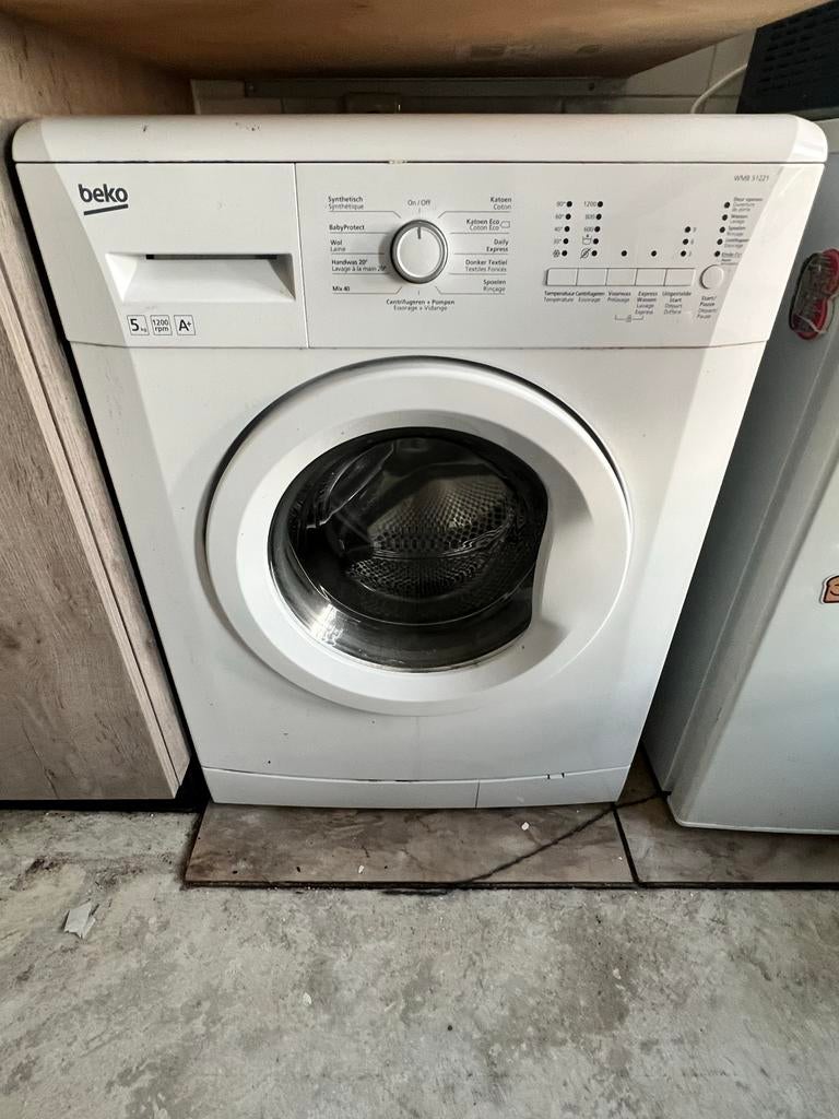 Beko WMB 51221 Wasmachine - 5 kg - Gebruikt, 1200 tot 1600 toeren, 4 tot 6 kg, Ophalen of Verzenden, Zo goed als nieuw